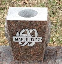What to Do With the Social Media Accounts of a Deceased Loved One - McGee Monument Co., Inc What to Do With the Social Media Accounts of a Deceased Loved One - McGee Monument Co., Inc