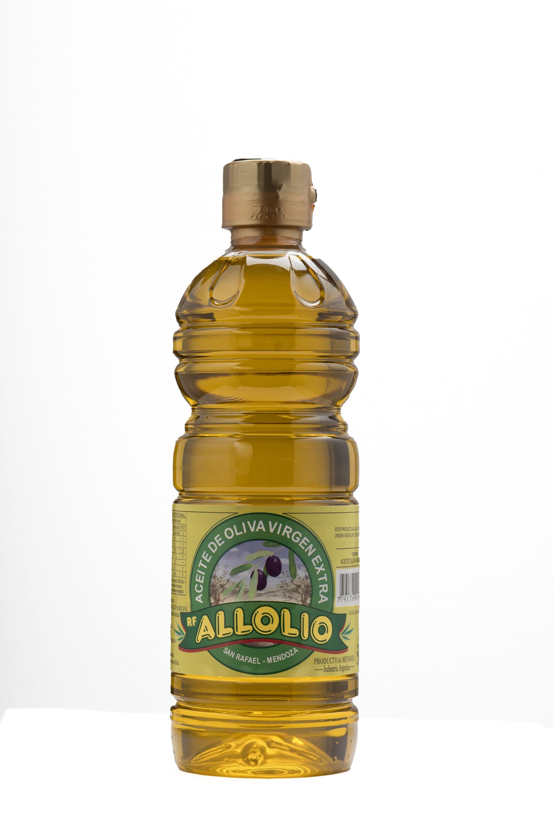 Botella de aceite de oliva con líquido dorado, etiqueta verde y tapón dorado.