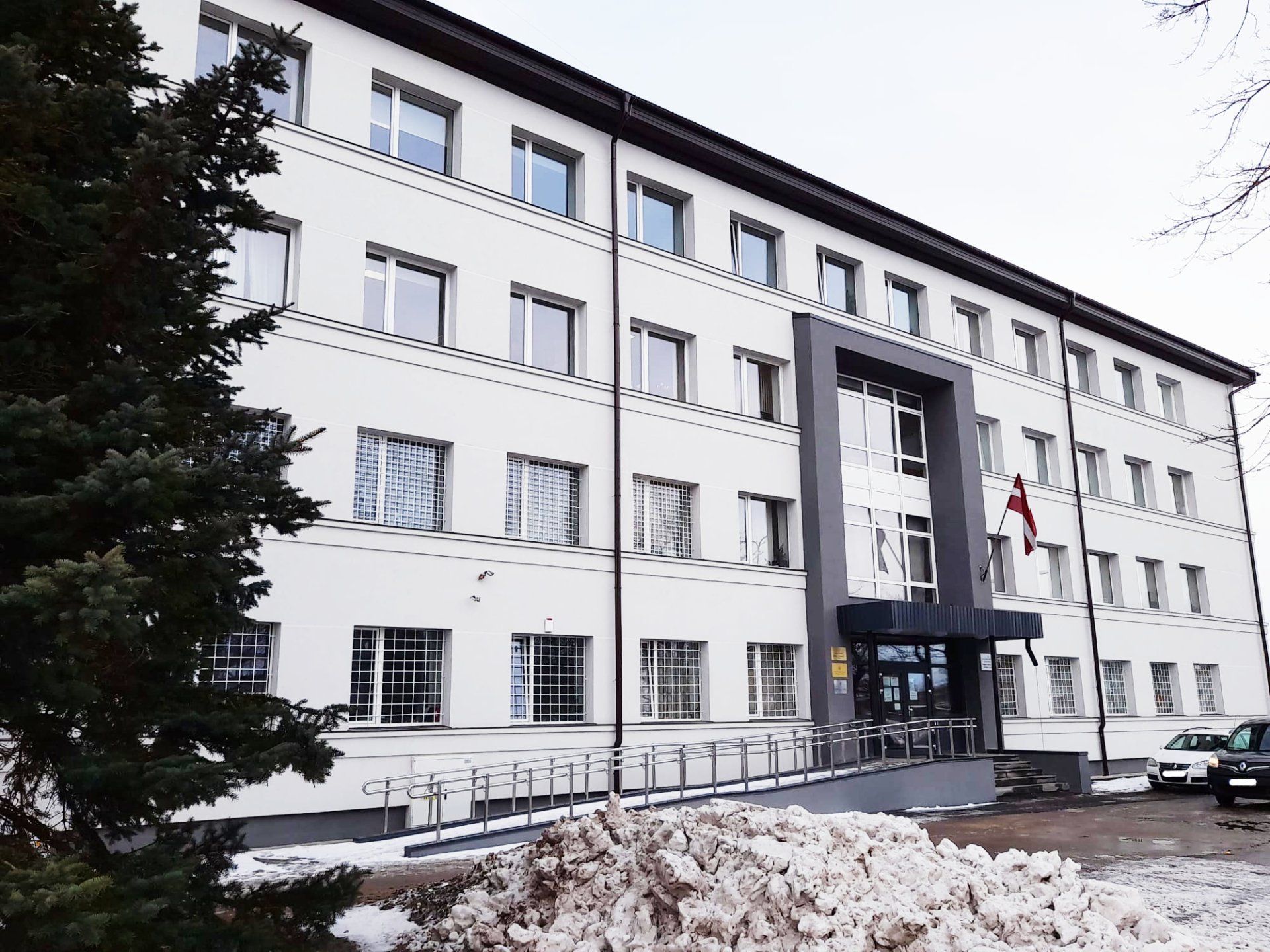 Administratīvās ēkas un policijas ēkas atjaunošanas un energoefektivitātes paaugstināšanas būvdarbi Zaļajā ielā 12, Bauskā, Bauskas novadā (2022)