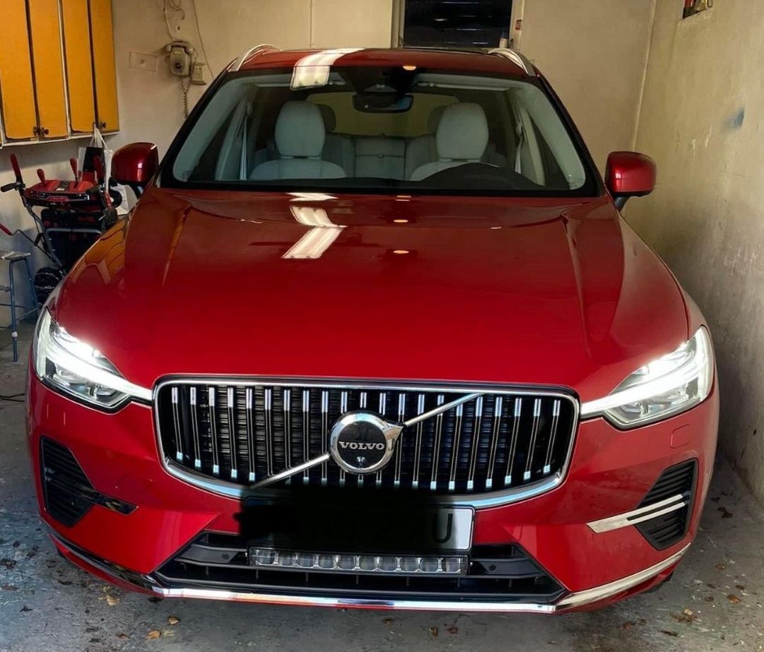 Mechanic specializing in Volvo engine repair in Chicago, IL