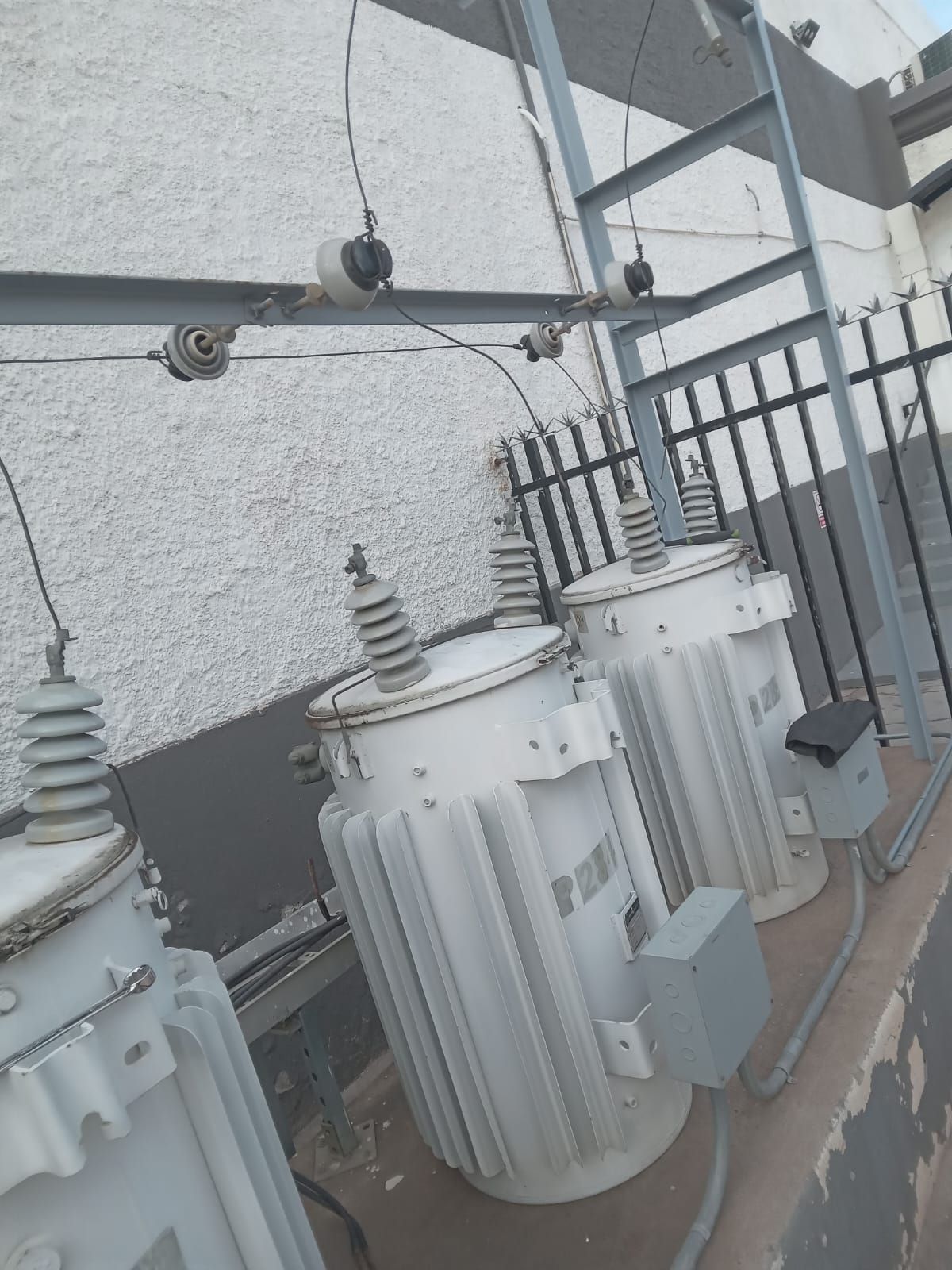 CONSTRUCCIONES Y PROYECTOS ELECTRICOS