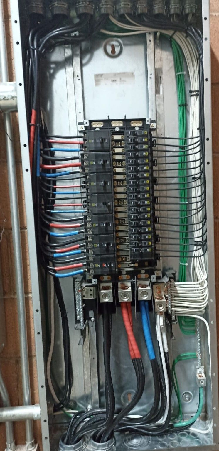 CONSTRUCCIONES Y PROYECTOS ELECTRICOS