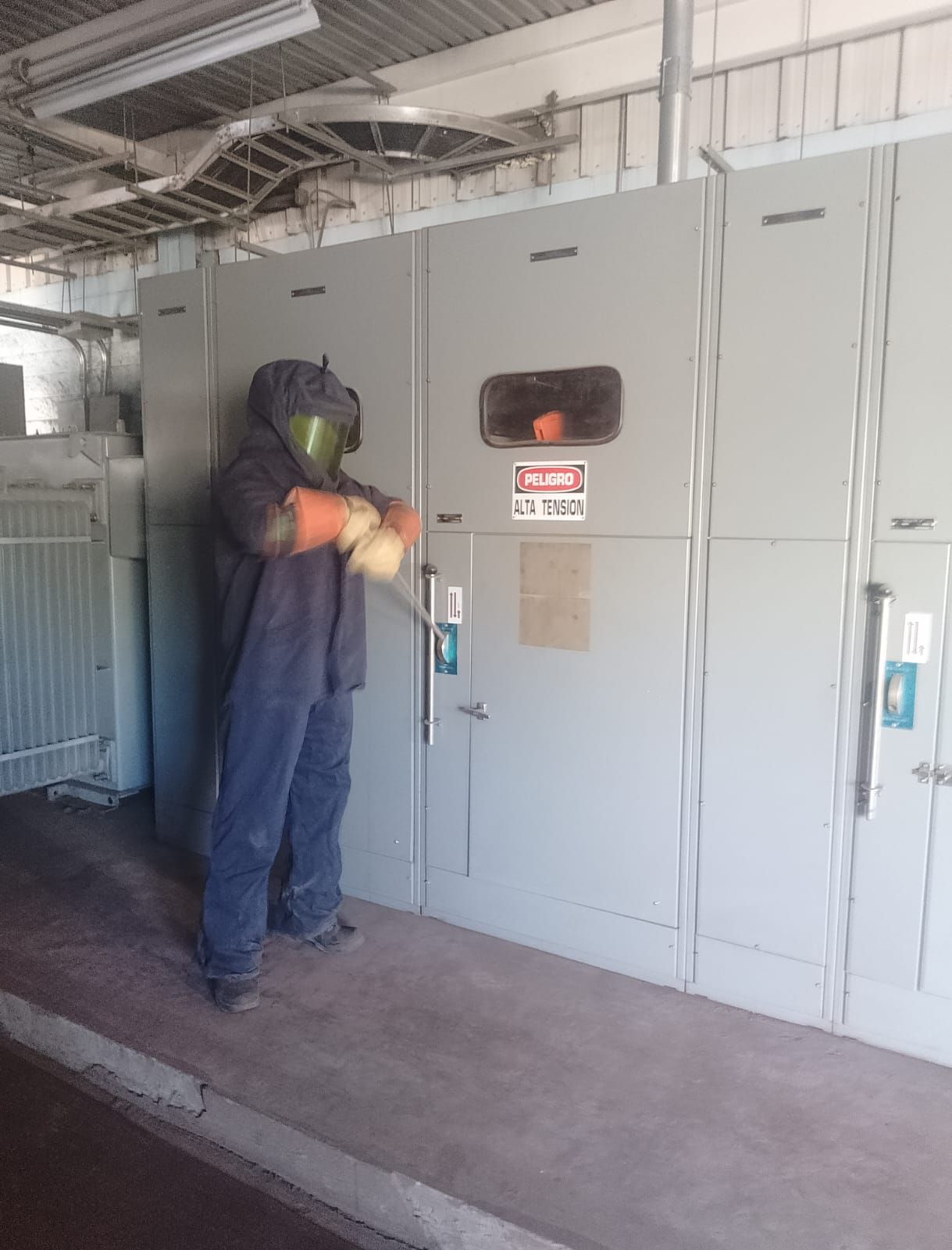 CONSTRUCCIONES Y PROYECTOS ELECTRICOS