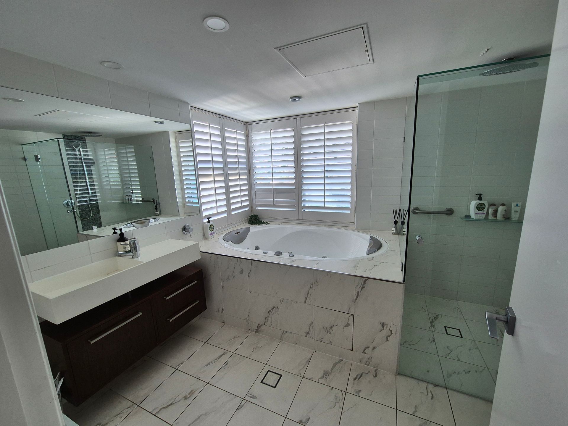 Modern Bathroom With Double Vanity — KirraLina Cleaning Services in Tweed Heads, NSW