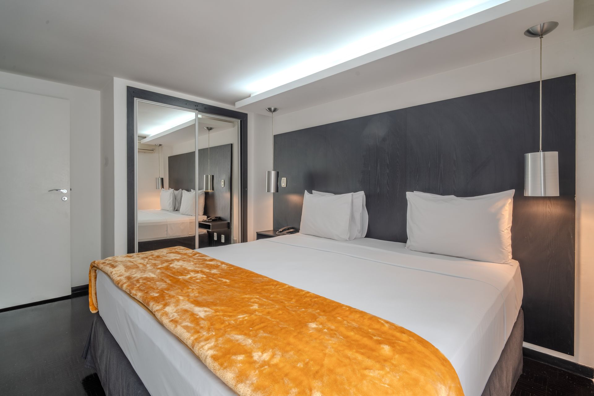 Suite 155 hotel