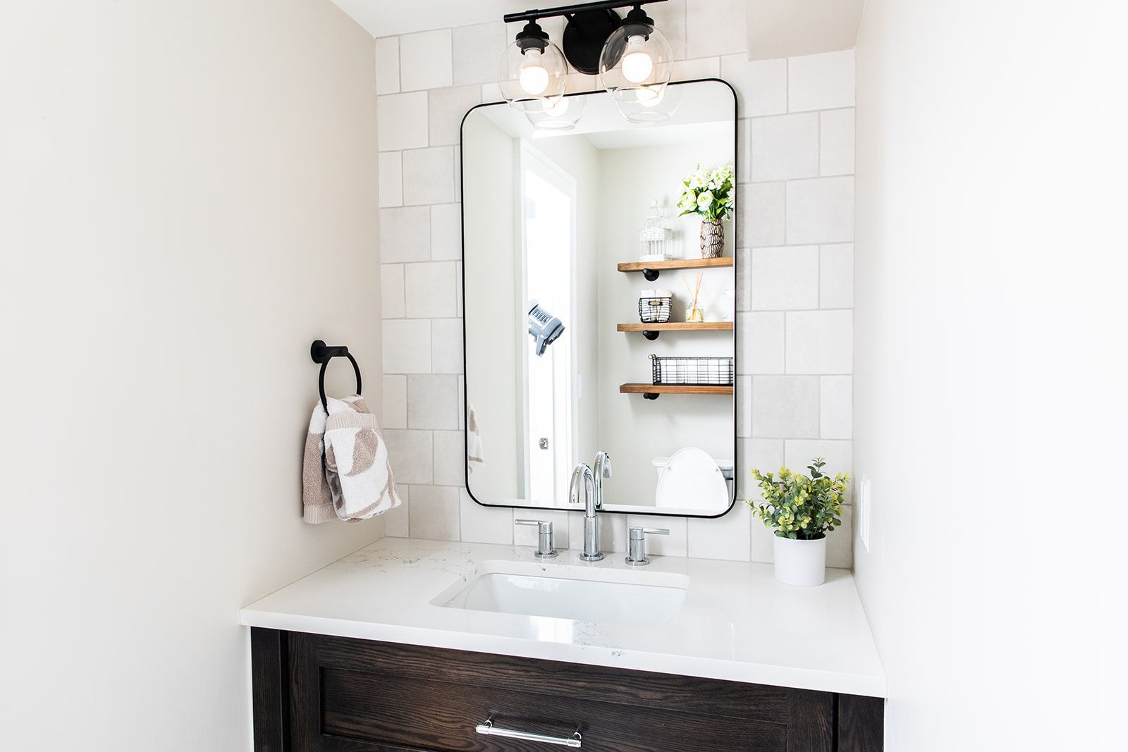 Contemporary bath