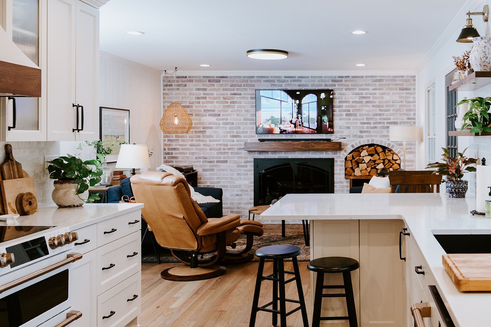A kitchen area