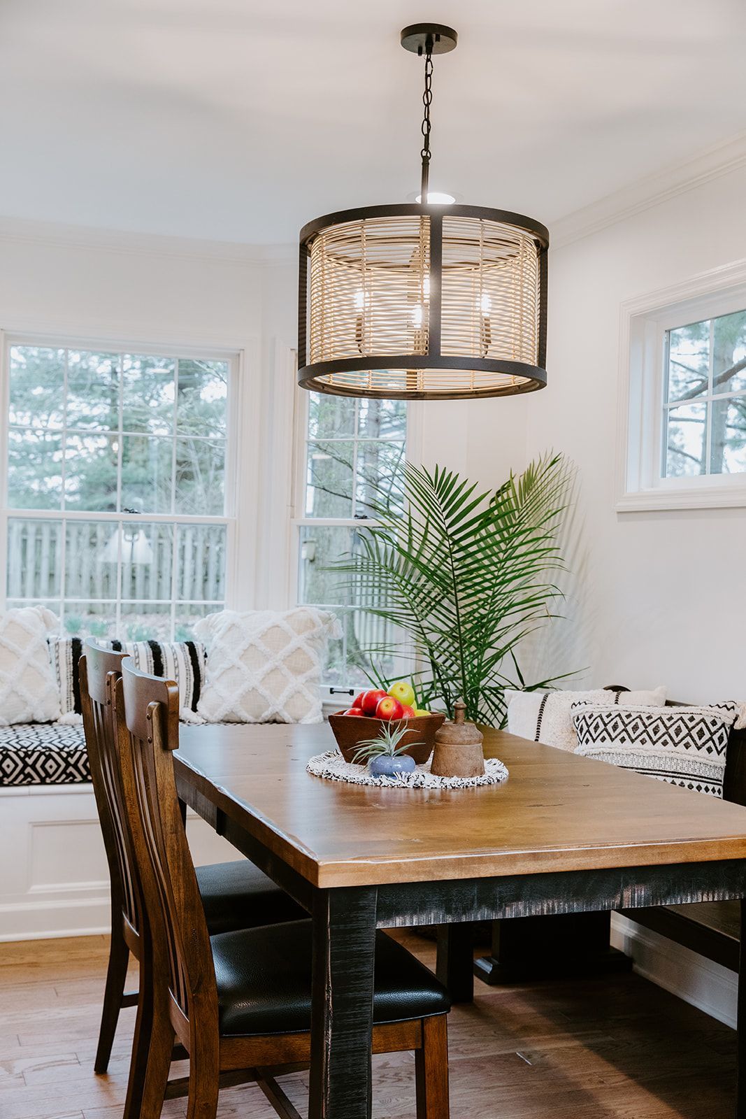 A dining room