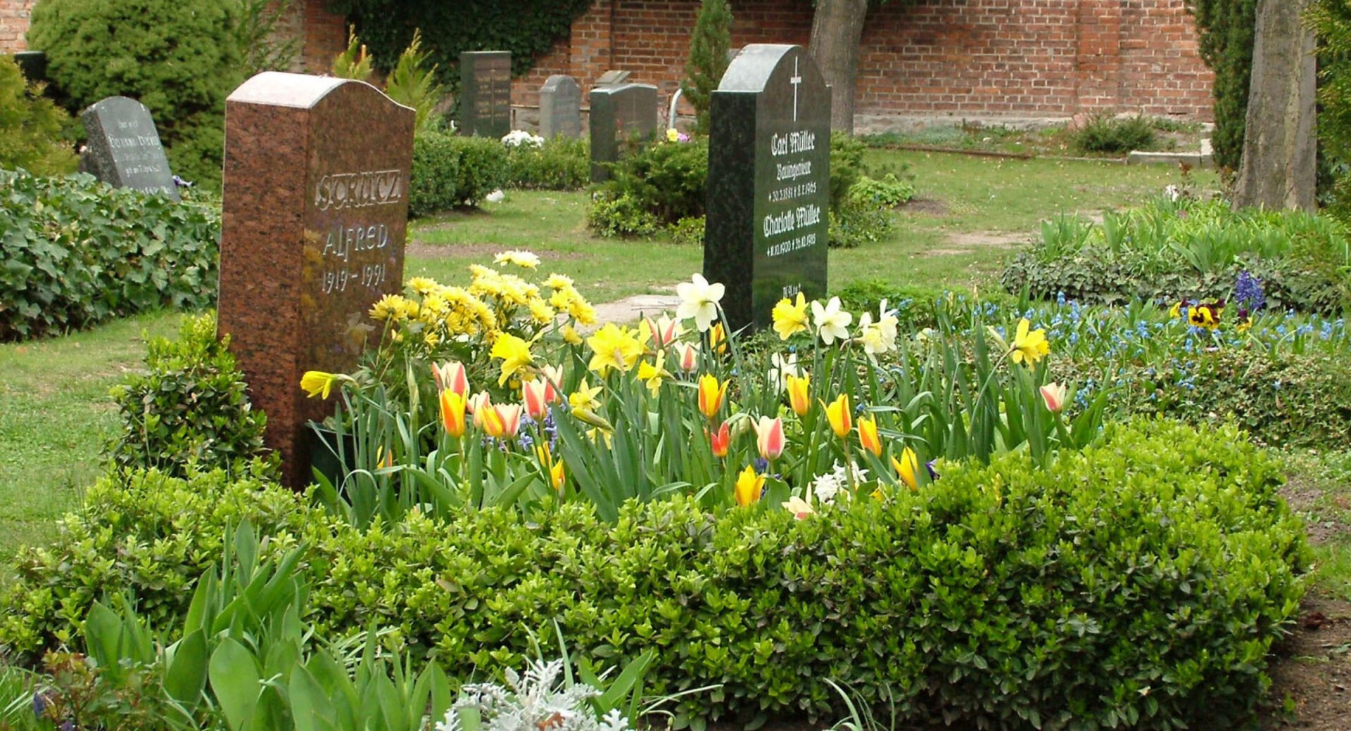 Funeral Home Hampton, IA Sietsema Family Monument Sales