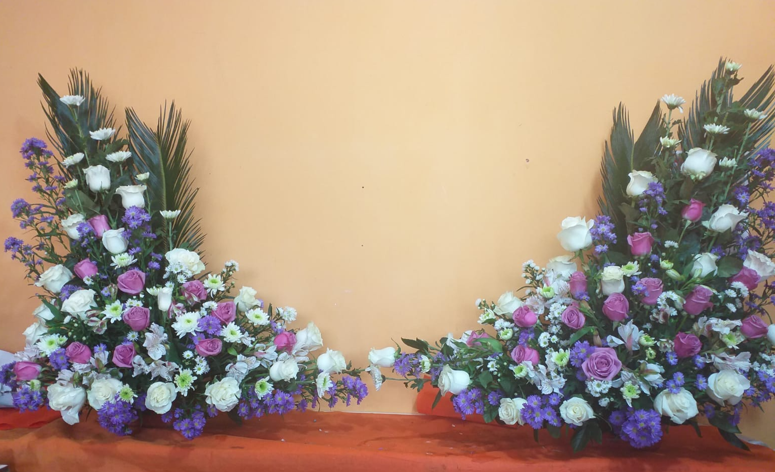 TATY FLORISTERIA - Rosas, crisantemo y cartuchos