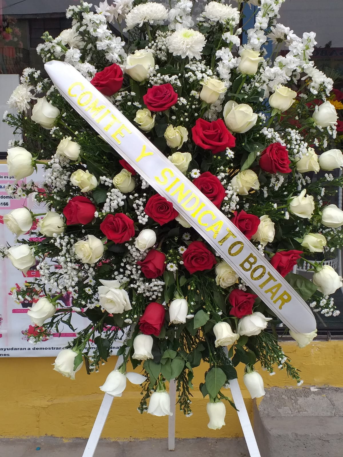 TATY FLORISTERIA - Rosas con liliums y girasoles