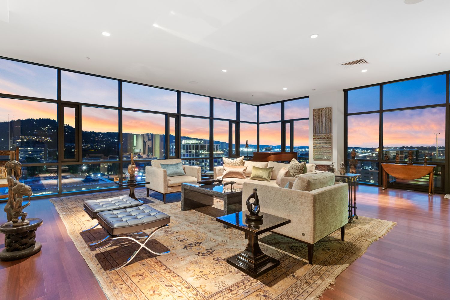 Portland Oregon Luxury Penthouse Living photo