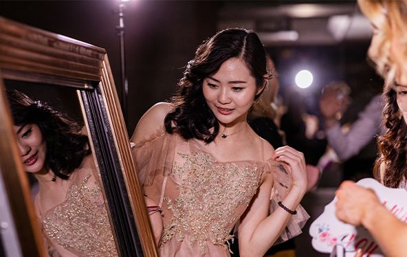 Interactive magic mirror booth capturing fun guest portraits