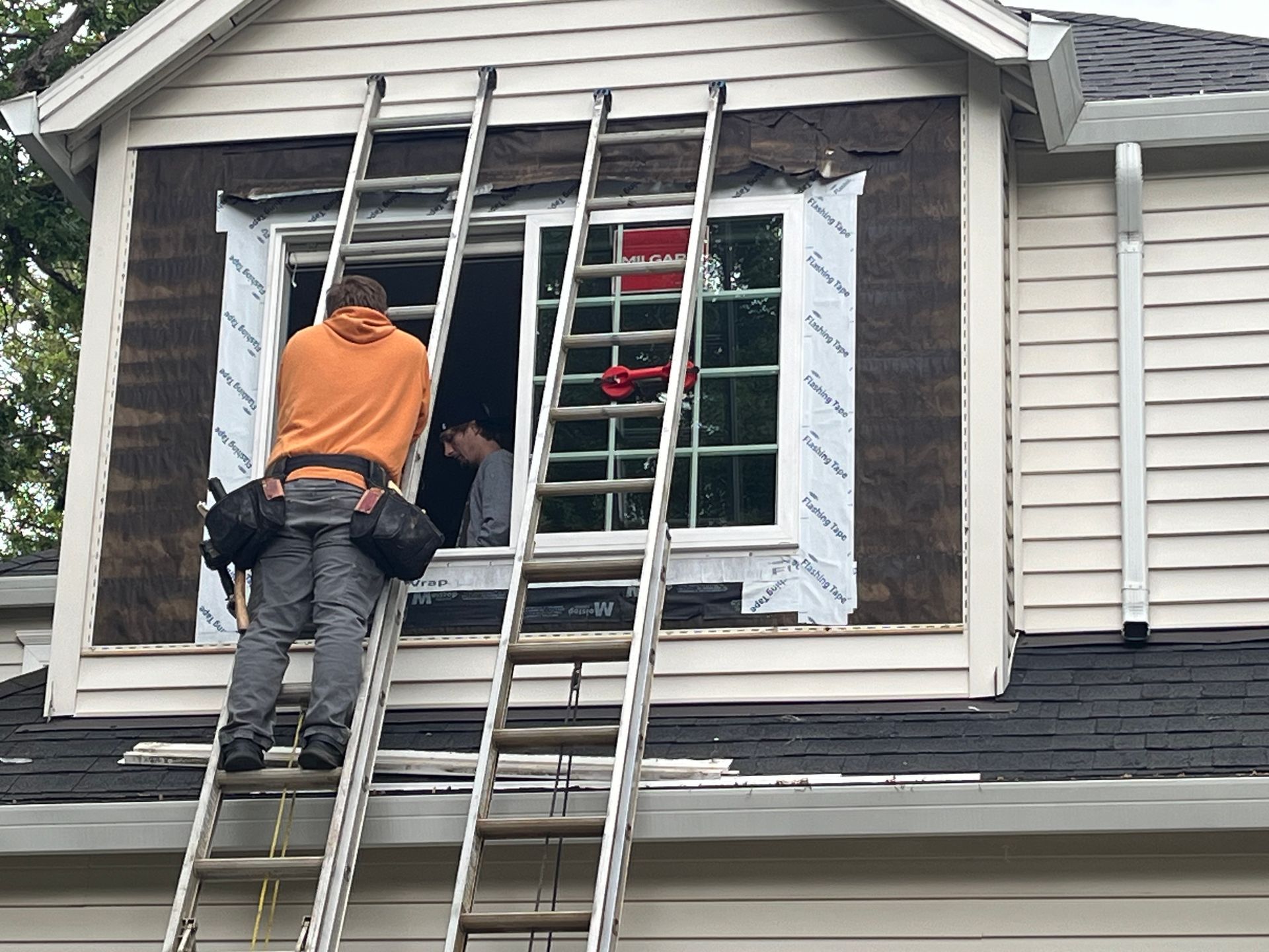 Replacement Windows are being installed by Willamette Valley Window, a window contractor serving the Salem and Portland areas