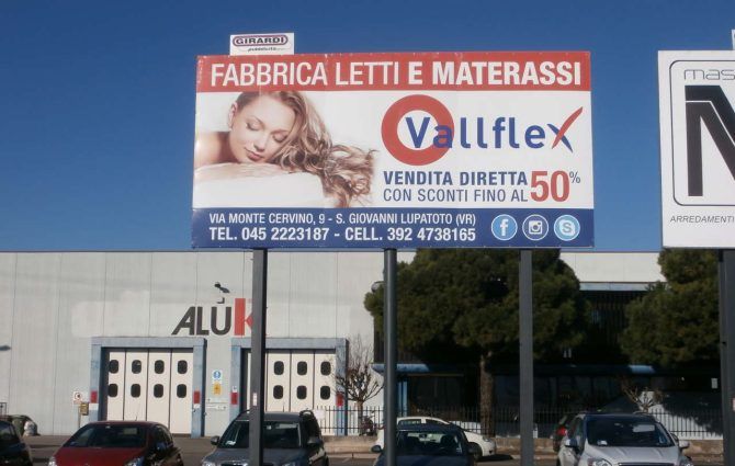 cartelloni stradali