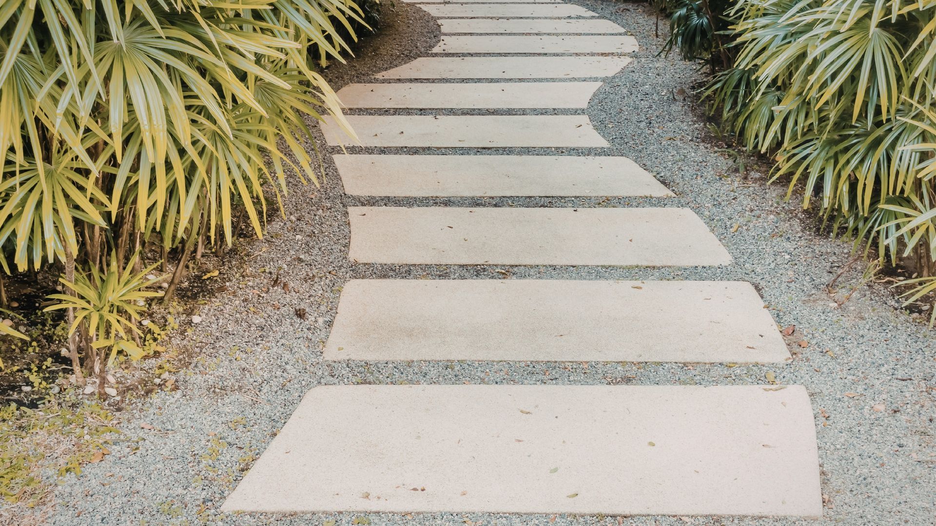 A winding garden path - a perfect job for Volumetric Concrete from PureMix Concrete Rochdale