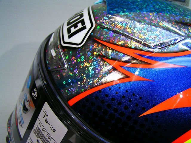aerografia su casco
