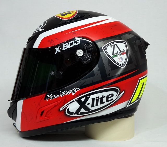 aerografia su casco