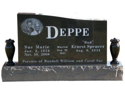 headstone with 2 vases