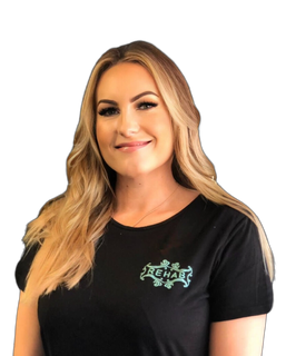 Holly-Senior-Stylist