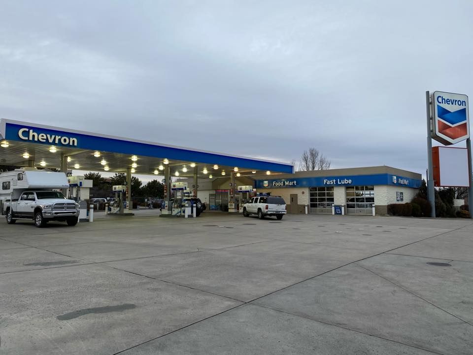 airport chevron auto service shop