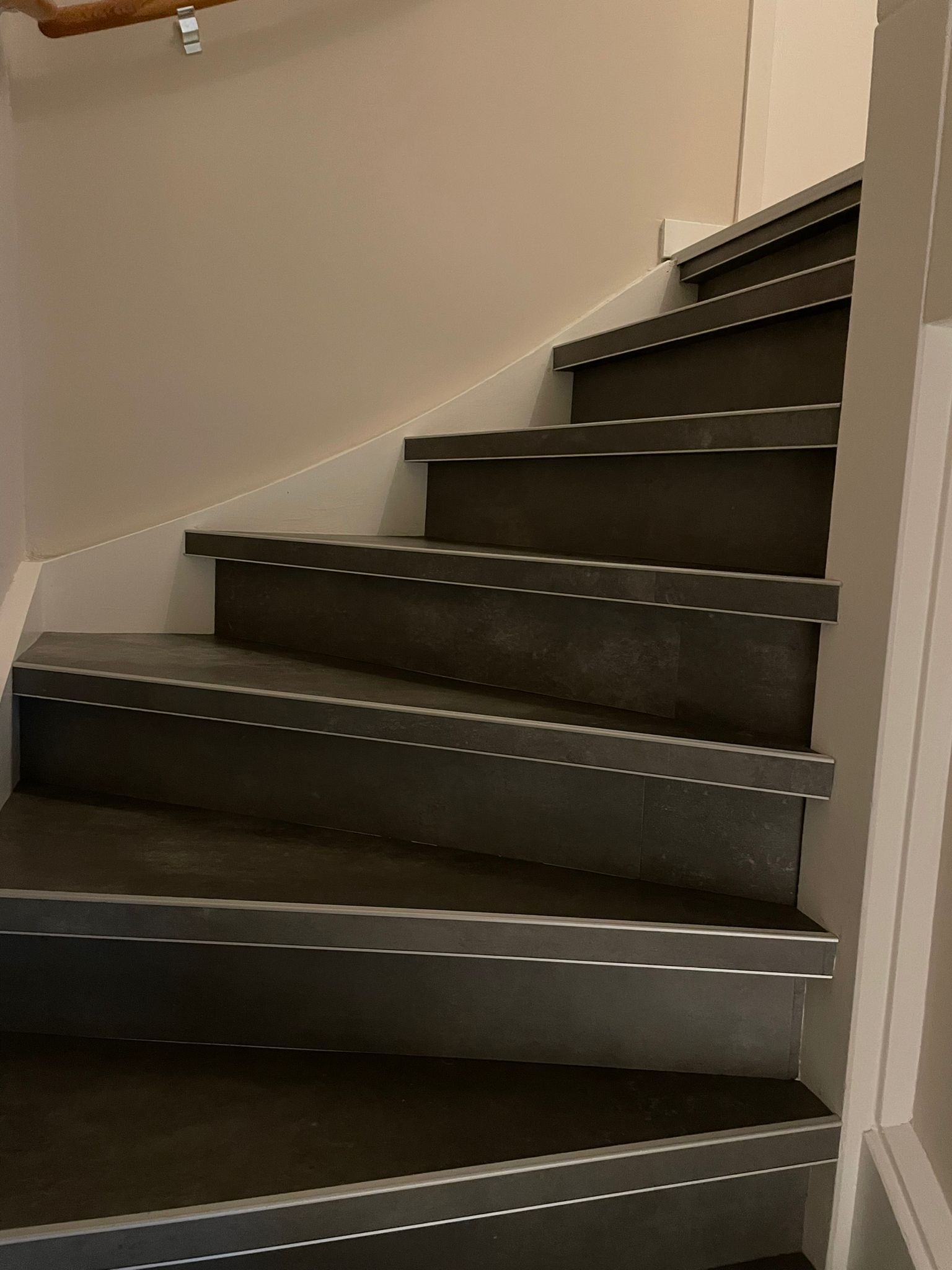 Totale verbouw woning in Middelharnis, inclusief cinewall, pvc vloeren en traprenovatie
