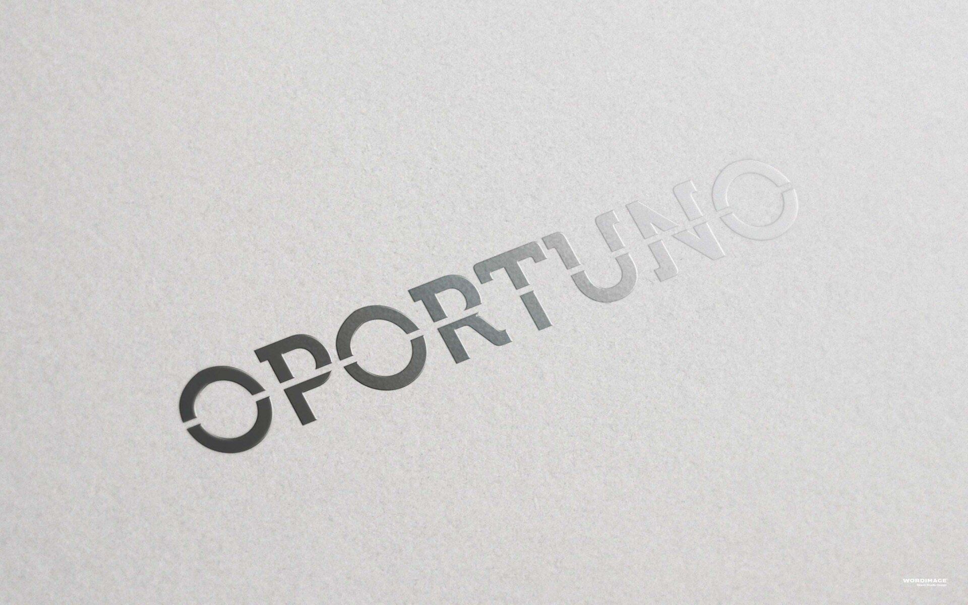 A white paper with the word oportuno written on it
