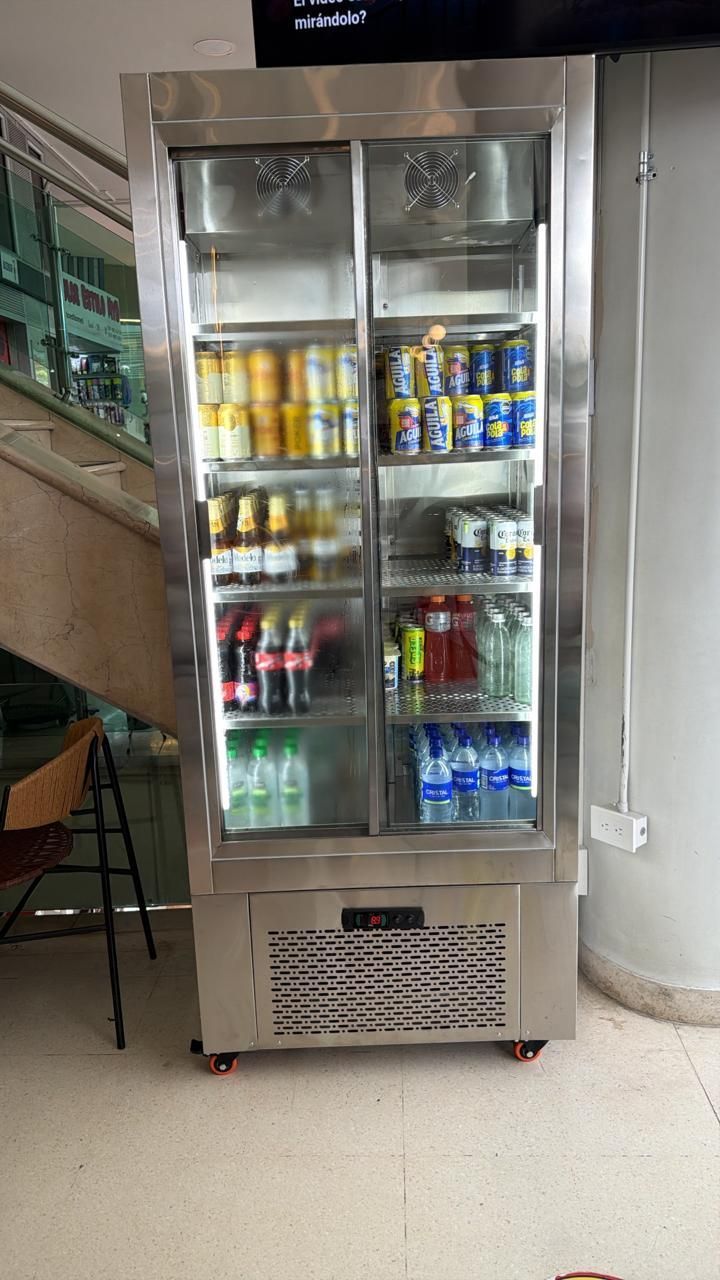 nevera para bebidas con puerta de cristal, surtida