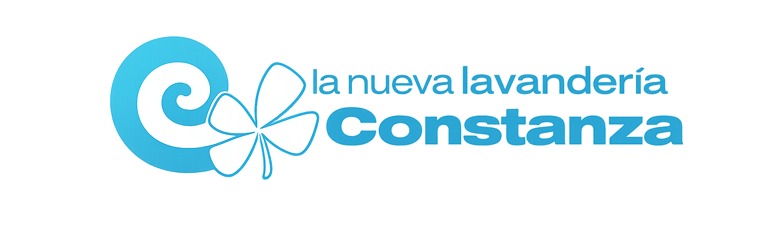 Logo azul de &ldquo;la nueva lavander&iacute;a Constanza&rdquo; con s&iacute;mbolo floral y espiral