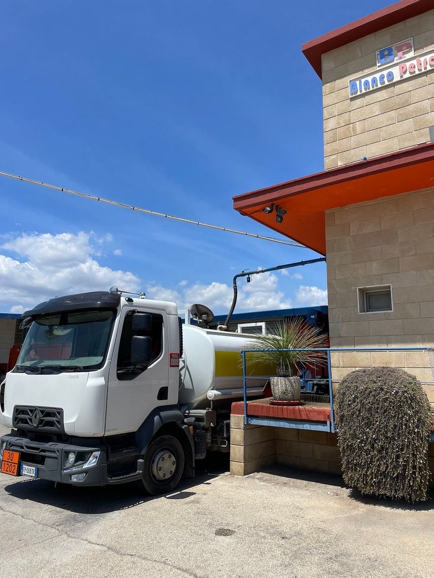 Venta al por mayor de carburantes