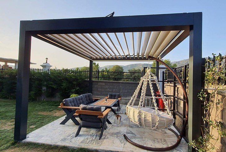 Bioclimatic lamell pergola