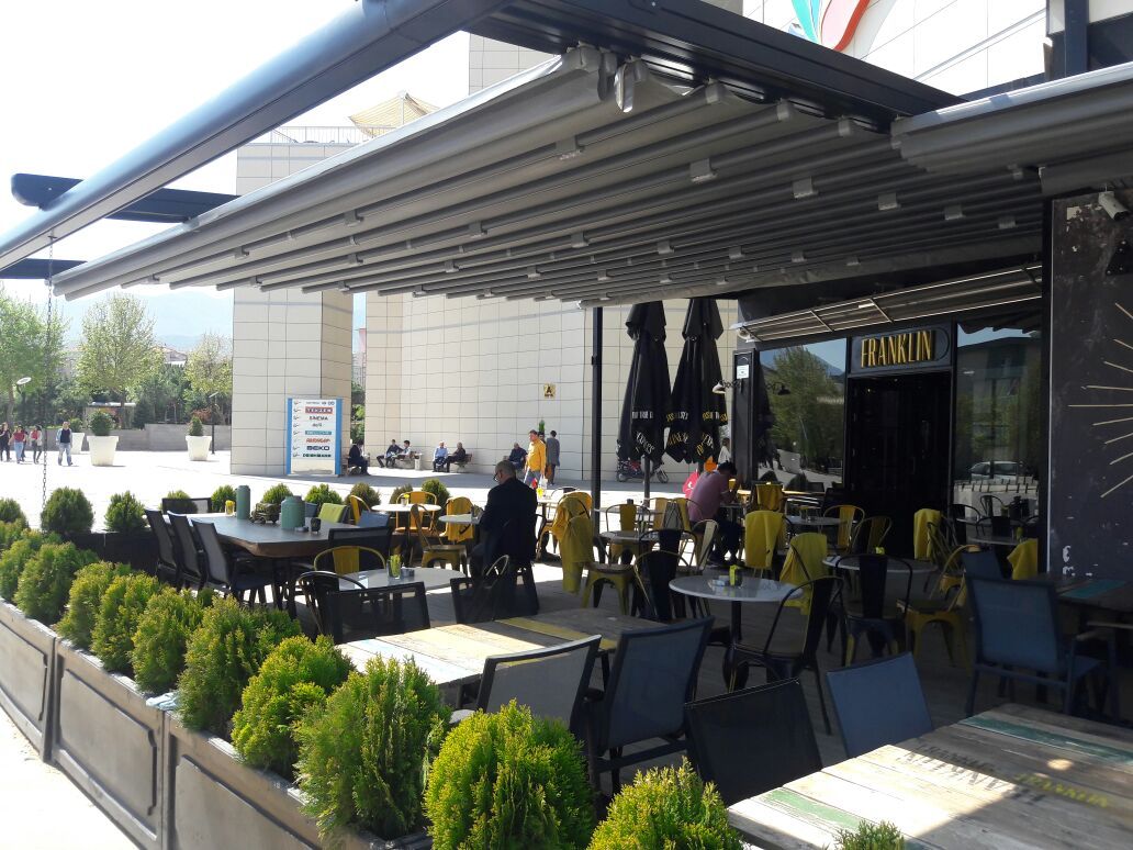 Veggmontert folde pergola