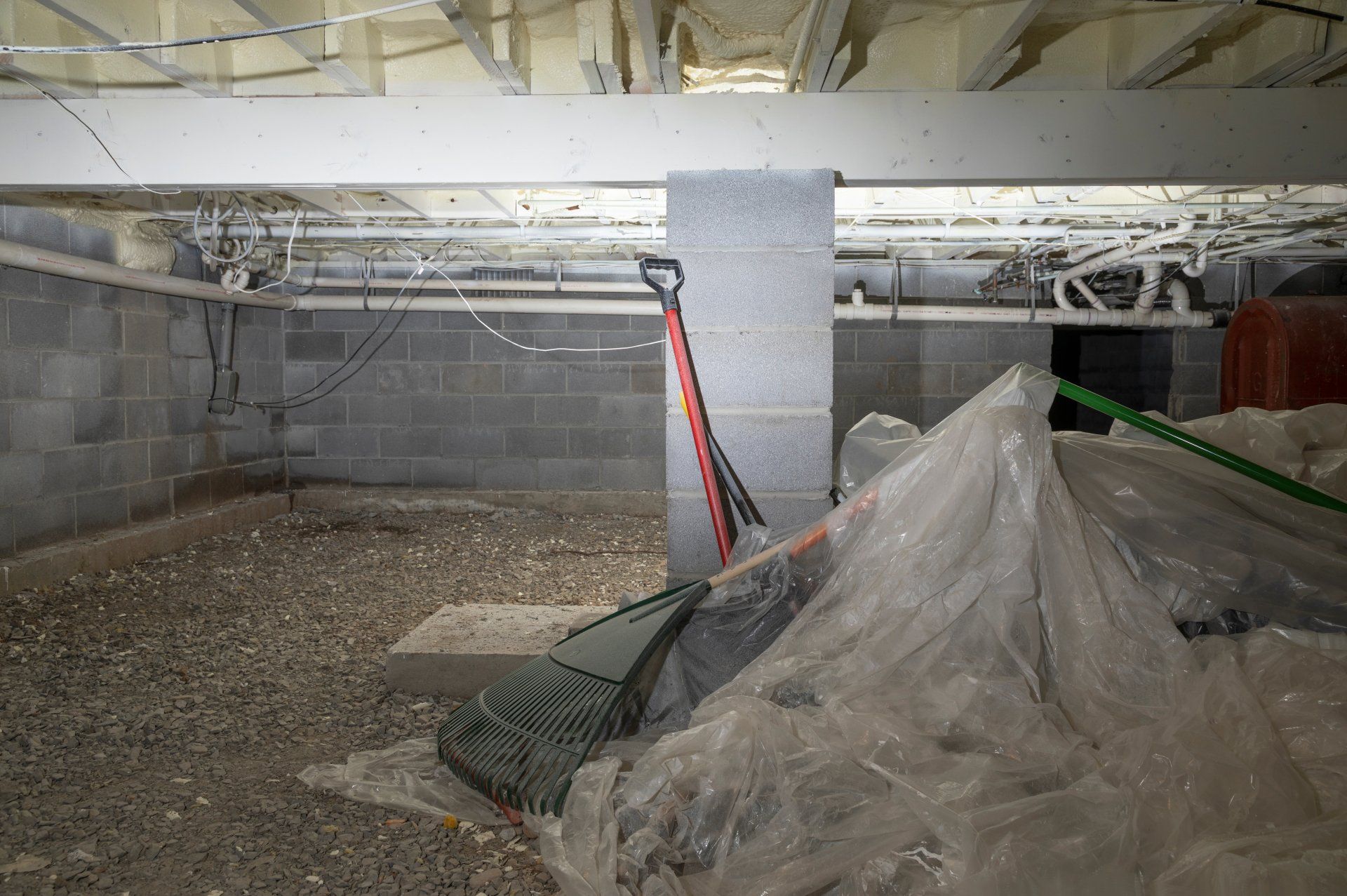 closed cell spray foam insulation in basement crawl space