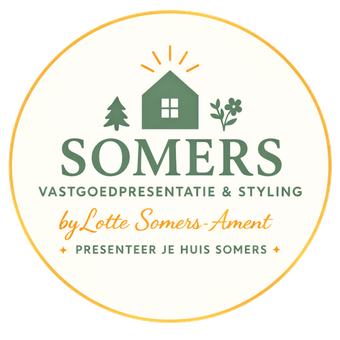 Logo voor Somers Vastgoed presentatie & Styling, met een illustratie van een huis, boom en bloem, aangevuld met de slogan: Presenteer je huis Somers.