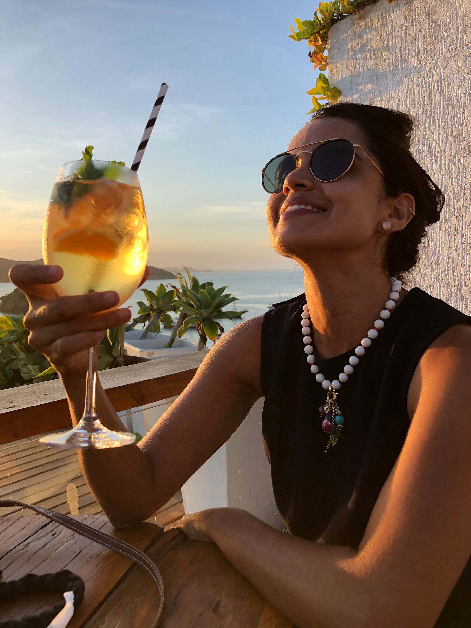 Drinks ao pôr do Sol no Místico Restaurant - Programa imperdível em Búzios