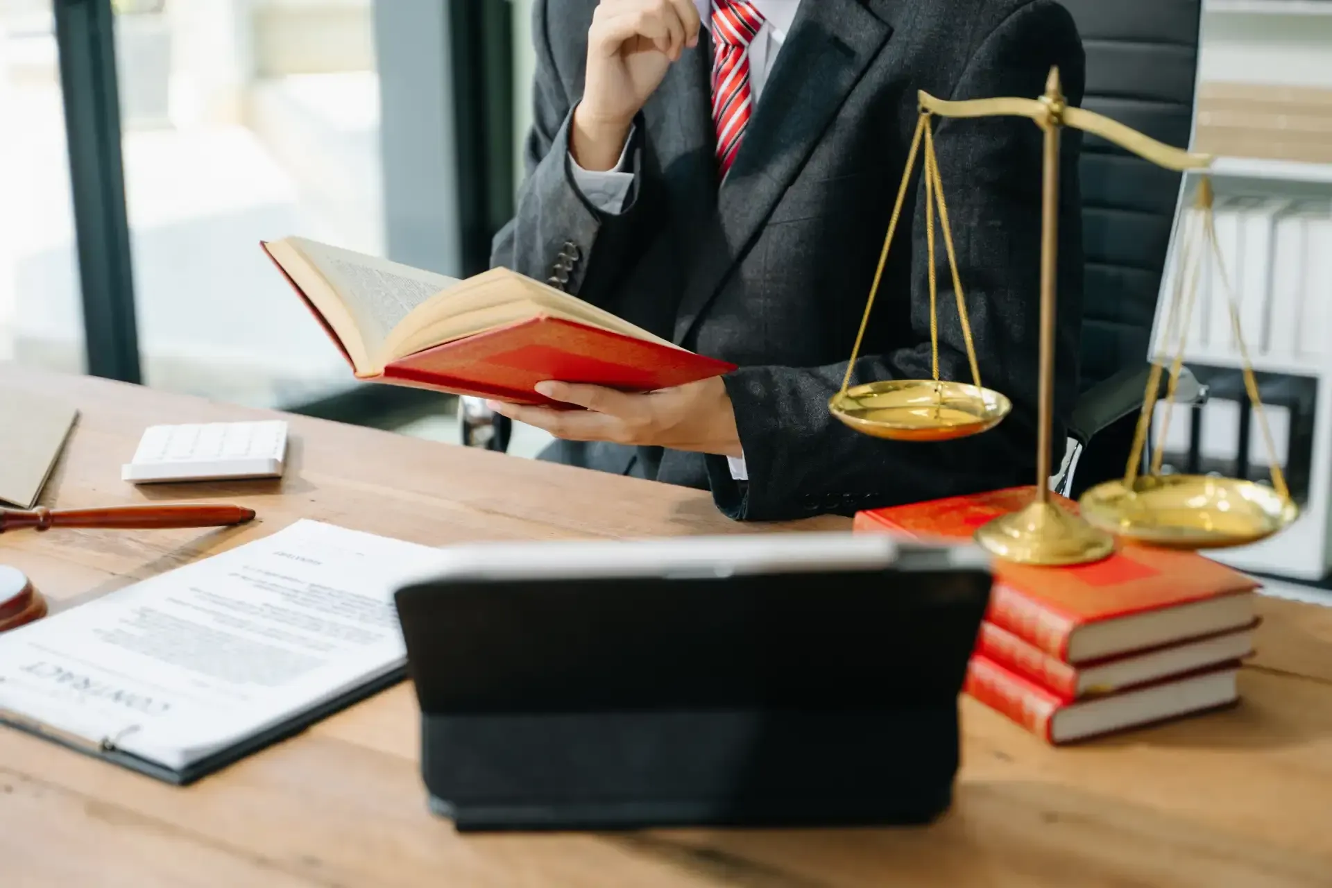 Civil Litigation Lawyer
