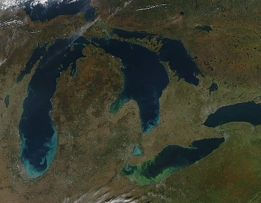 512px-Sediment_and_Algae_Color_the_Great_Lakes Jeff Schmaltz / Public domain