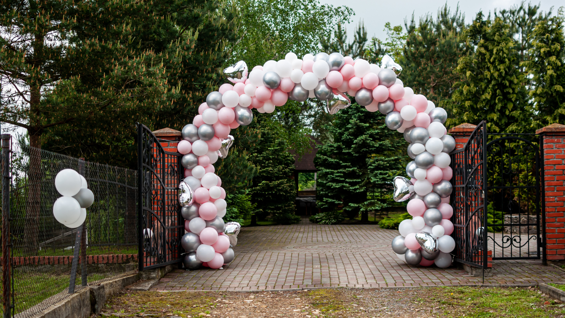 outdoor party decor balloon arch summer entrance