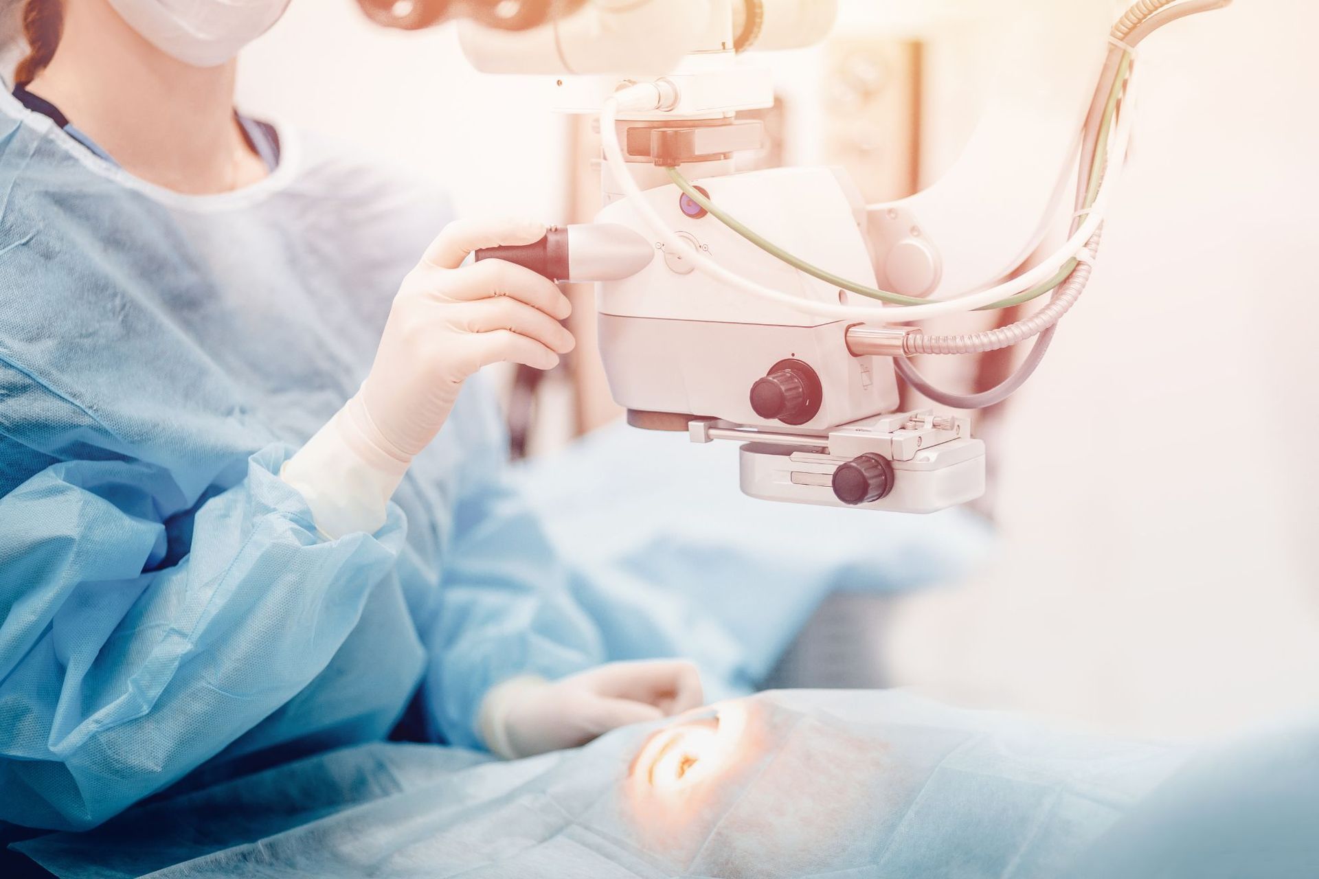 eye surgeon in operating room - Laurel, MD and Washington DC area