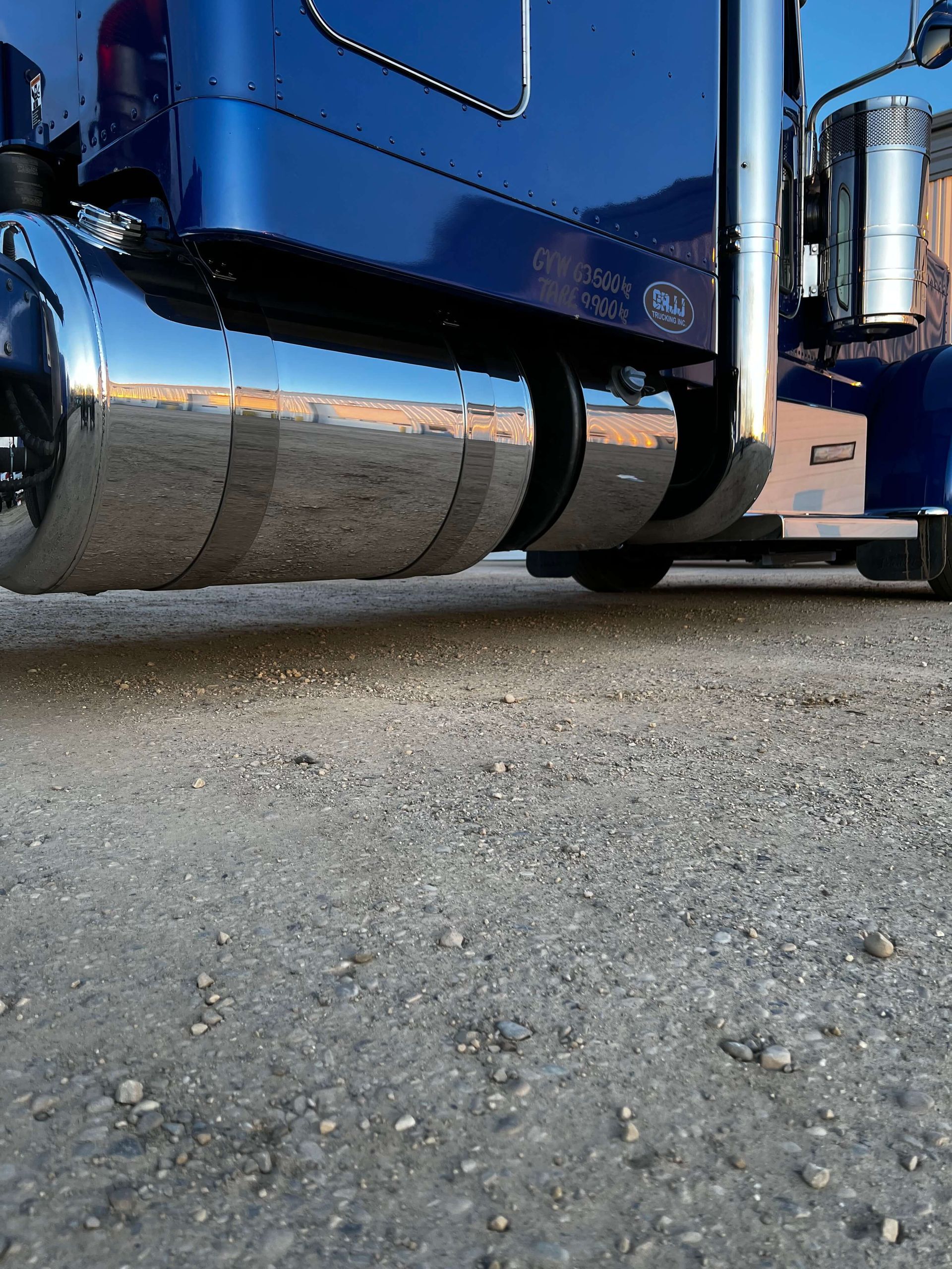 Blue Peterbilt Polished by Alberta Metal Polishing in Red Deer