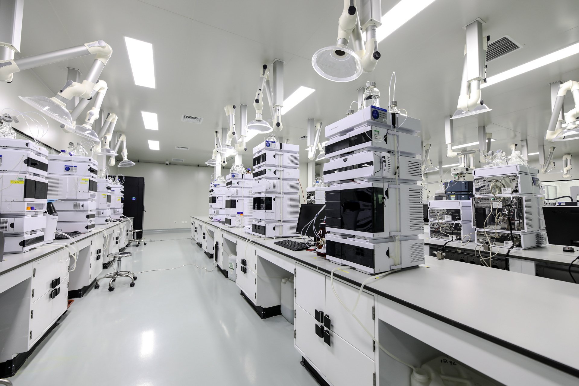 Laboratory Asset Procurement Consulting Controlling Costs and