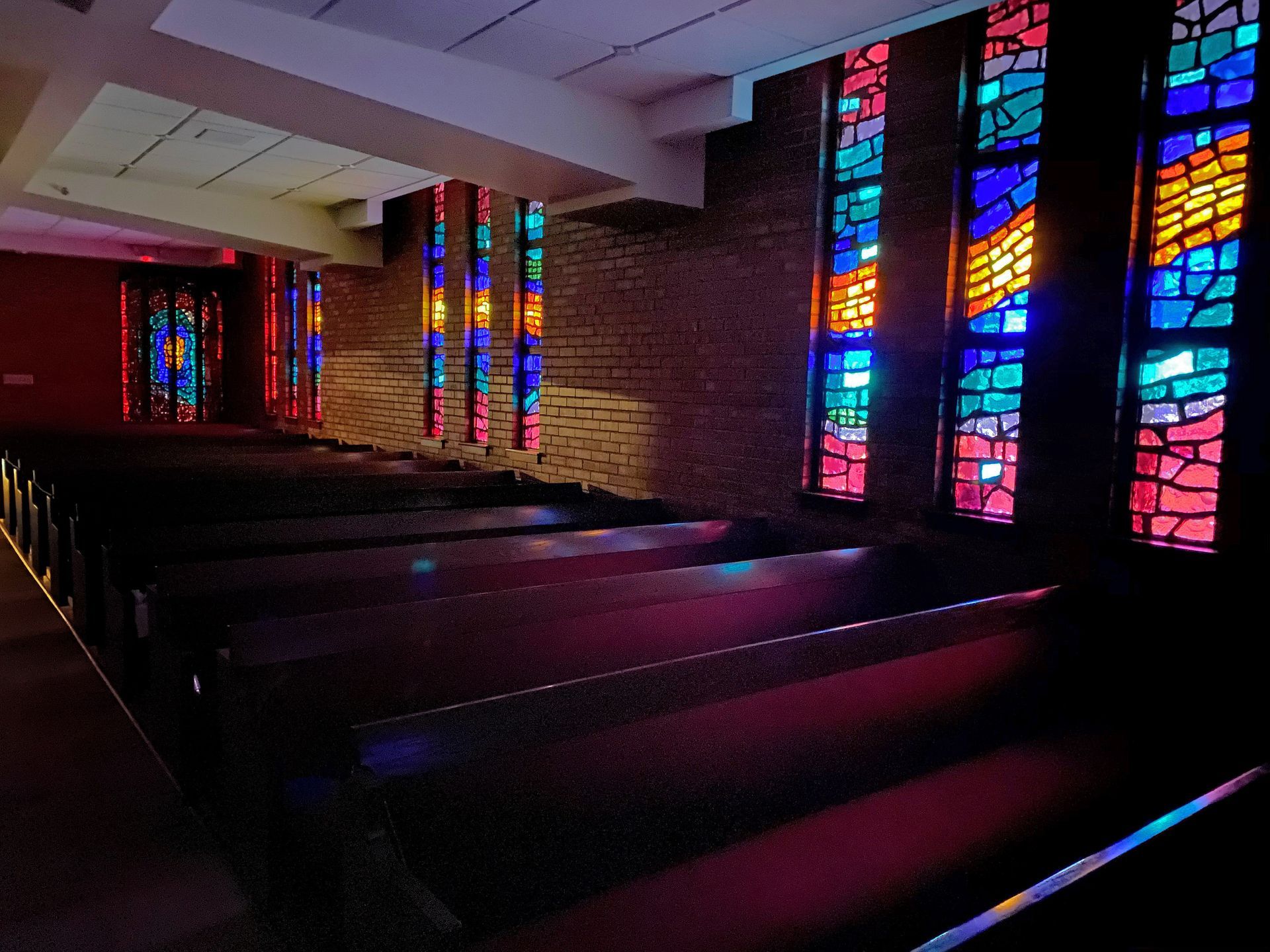 Image of chapel inside of Michelotti-Sawyers Mortuary, which offers cremation in Billings MT