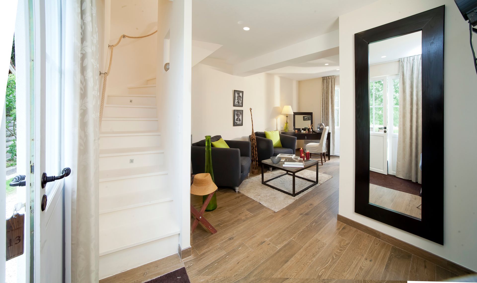 Espace de réception d'un domaine hôtelier conçu par un architecte d'intérieur