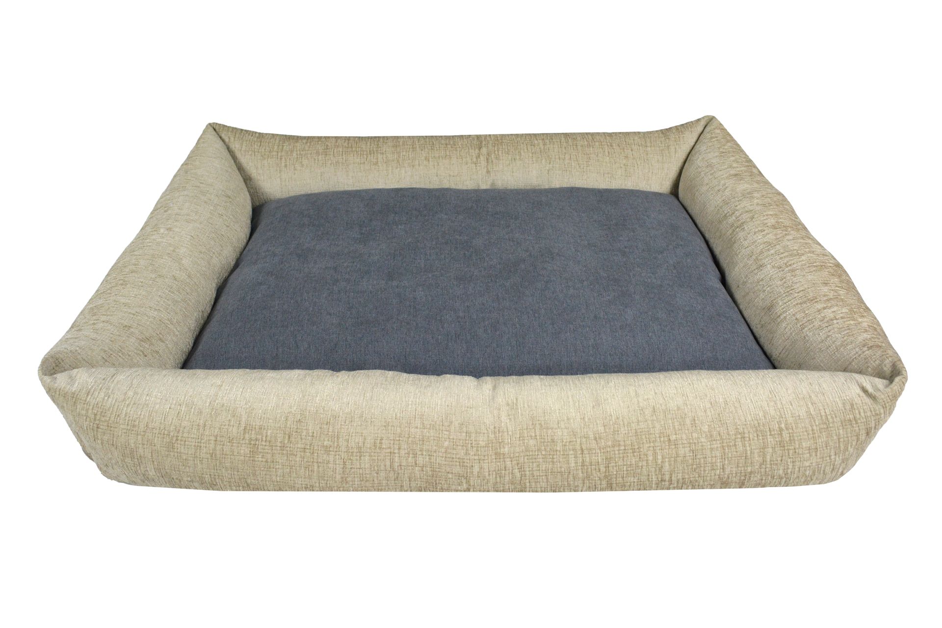 Una cama para perros con un cojín azul sobre un fondo blanco.