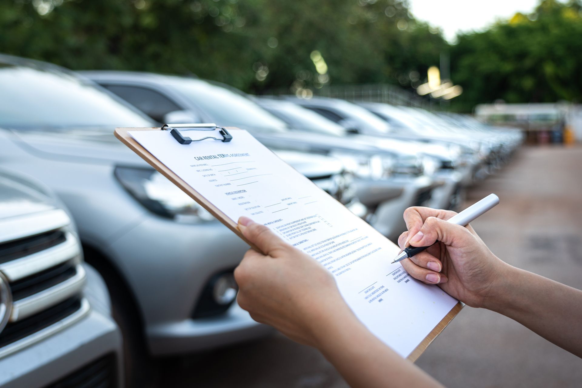 Mechanic inspecting a Burbank client's defective vehicle