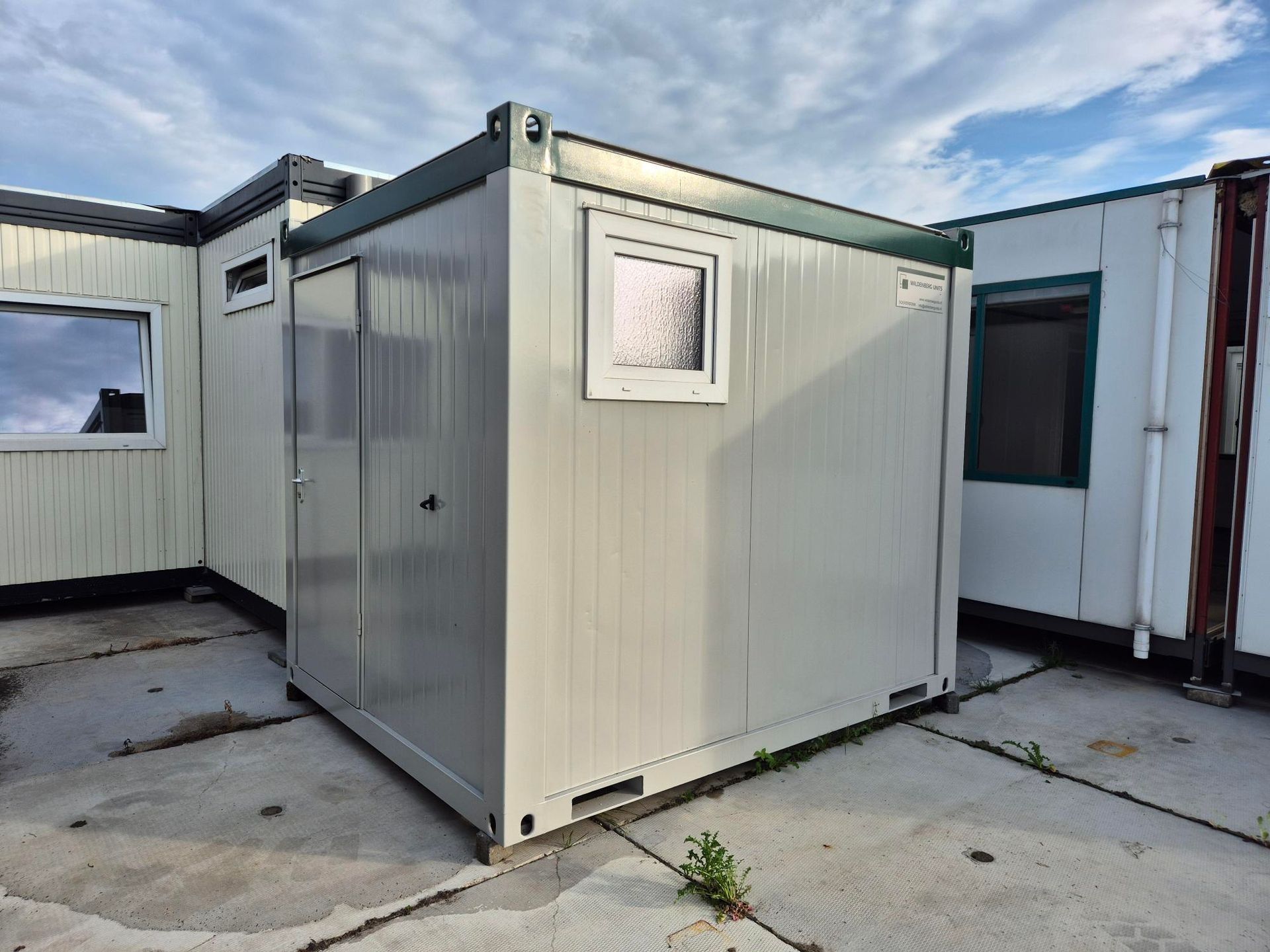 Sanitair unit 10ft