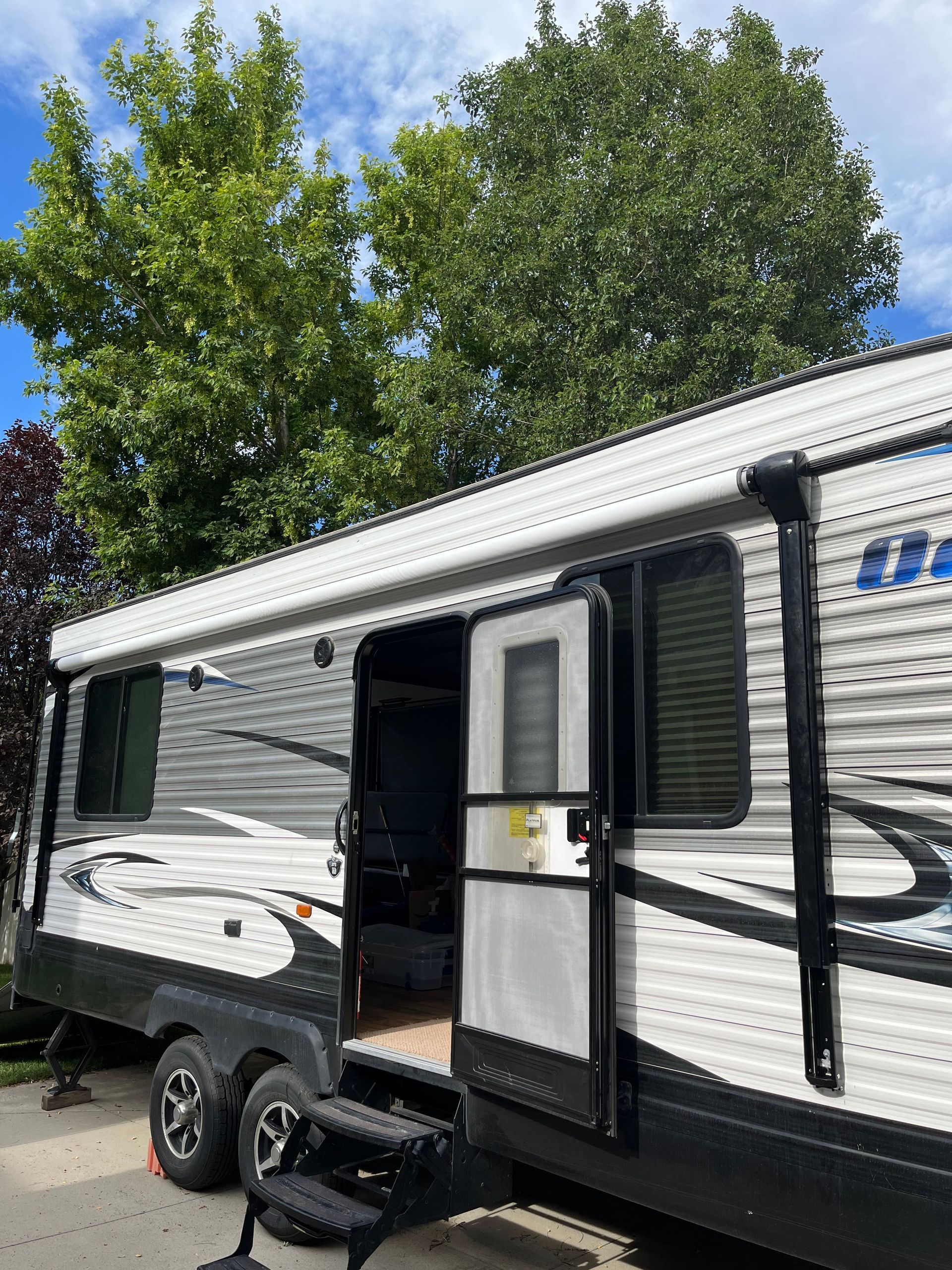 Awning and control arms