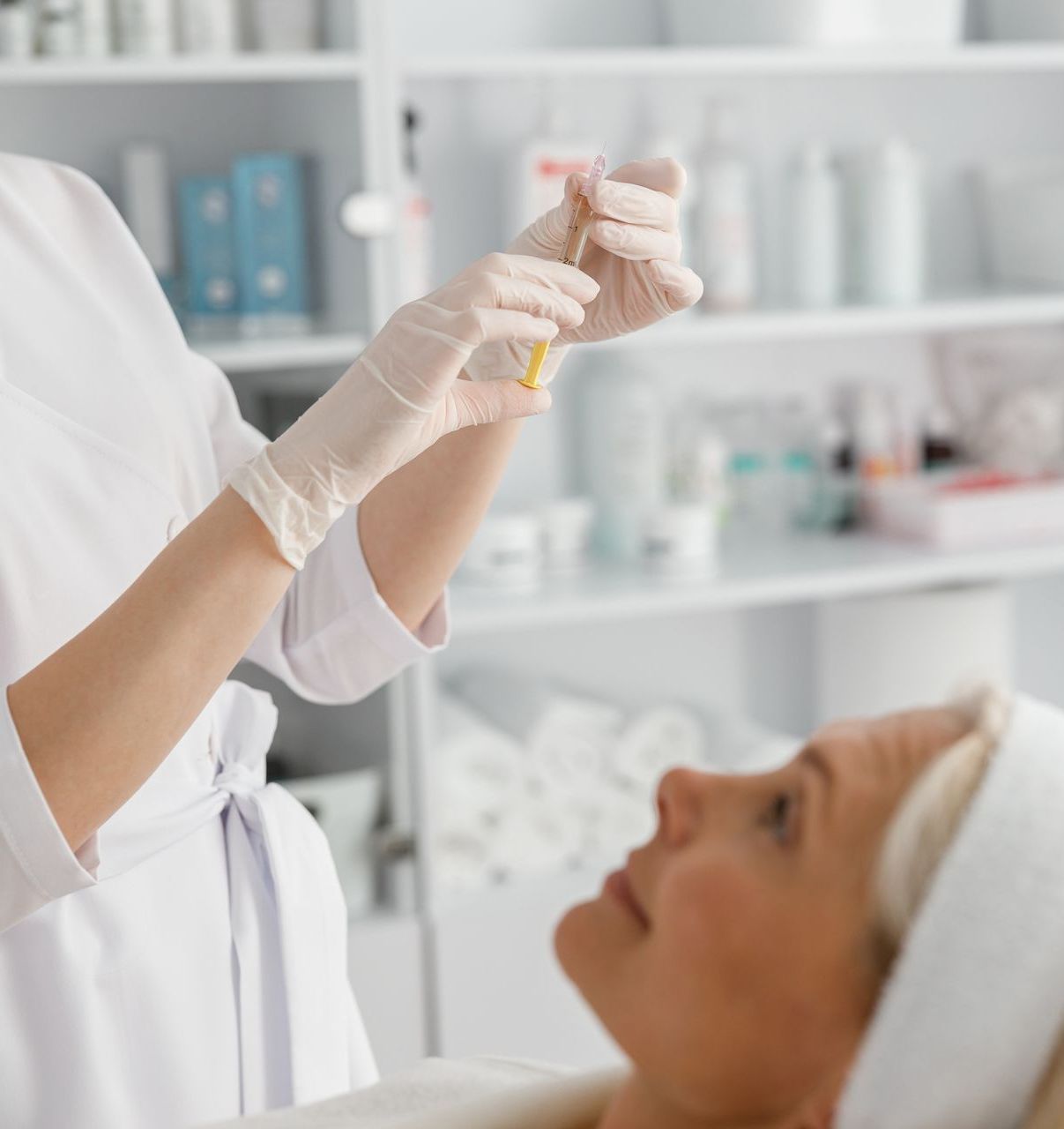 doctor preparing cosmetic injections