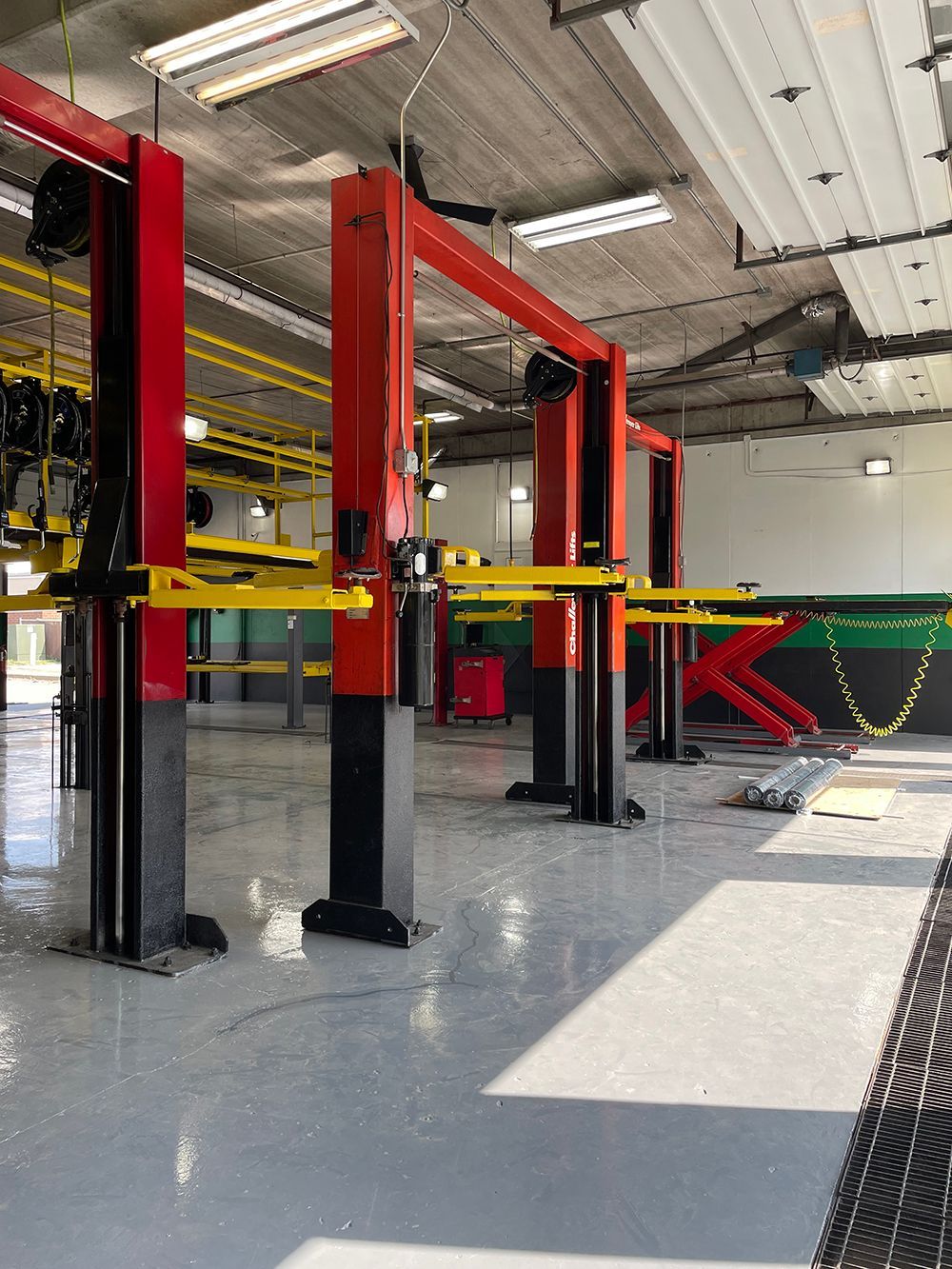 Inside Garage | Grahams Auto & Truck Clinic