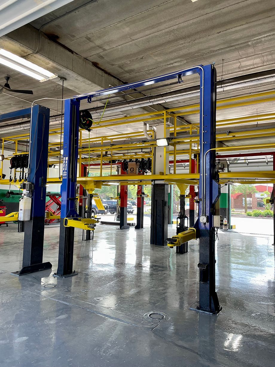 Inside Garage | Grahams Auto & Truck Clinic